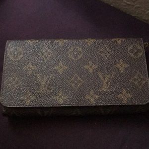 Louis Vuitton Wallet / Shoulder Clutch